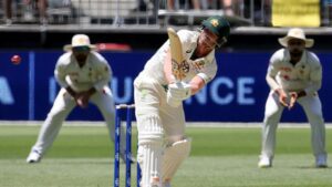 devid warner batting austrelia vs pakistaan imgae credit -INDIA TODAY